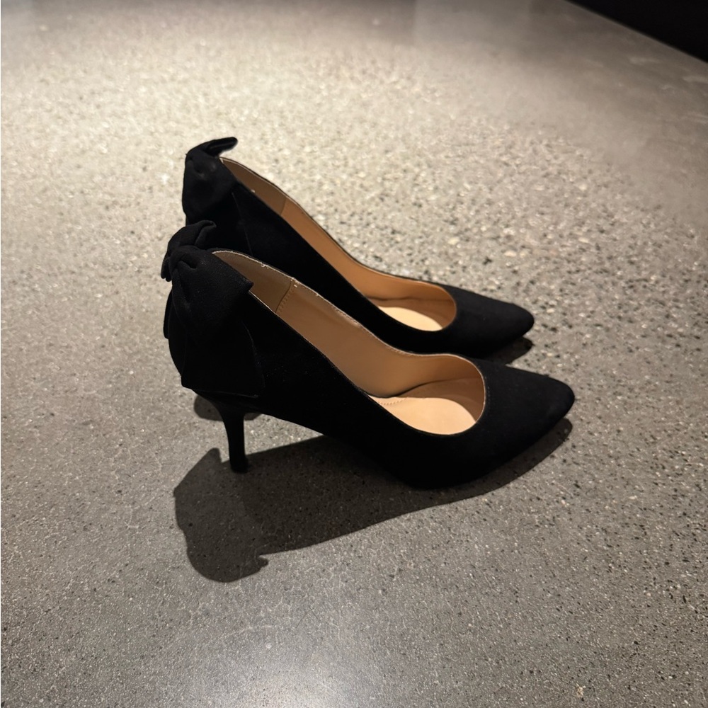 Black Pointy Toe Heels (comfy!)